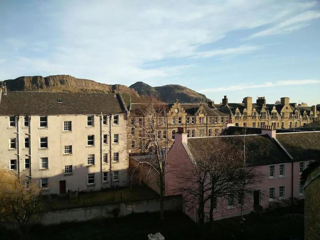 University And Central Edinburgh Exterior photo